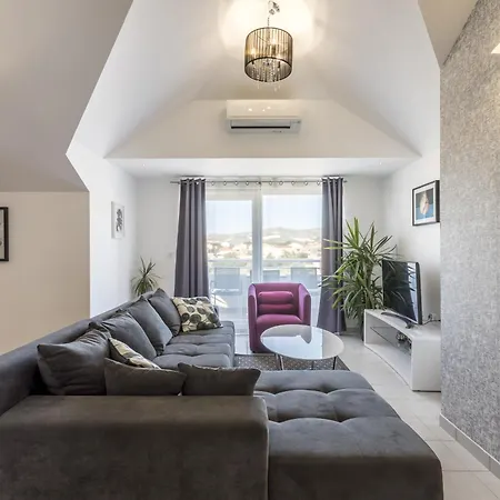 With Parking Space Kastel Novi, - 24645 Apartamento *