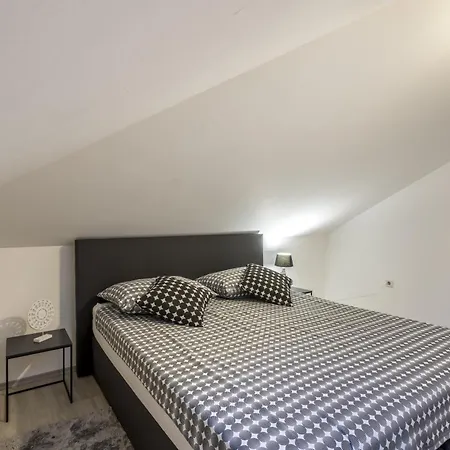 With Parking Space Kastel Novi, - 24645 Apartman *