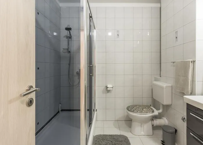 With Parking Space Kastel Novi, - 24645 Apartamento *