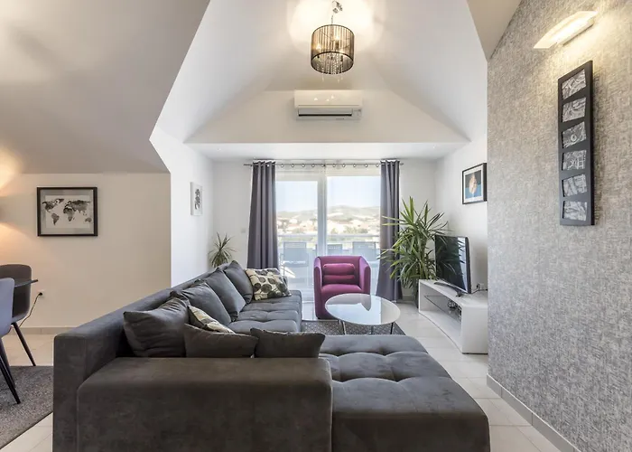 With Parking Space Kastel Novi, - 24645 Apartamento *